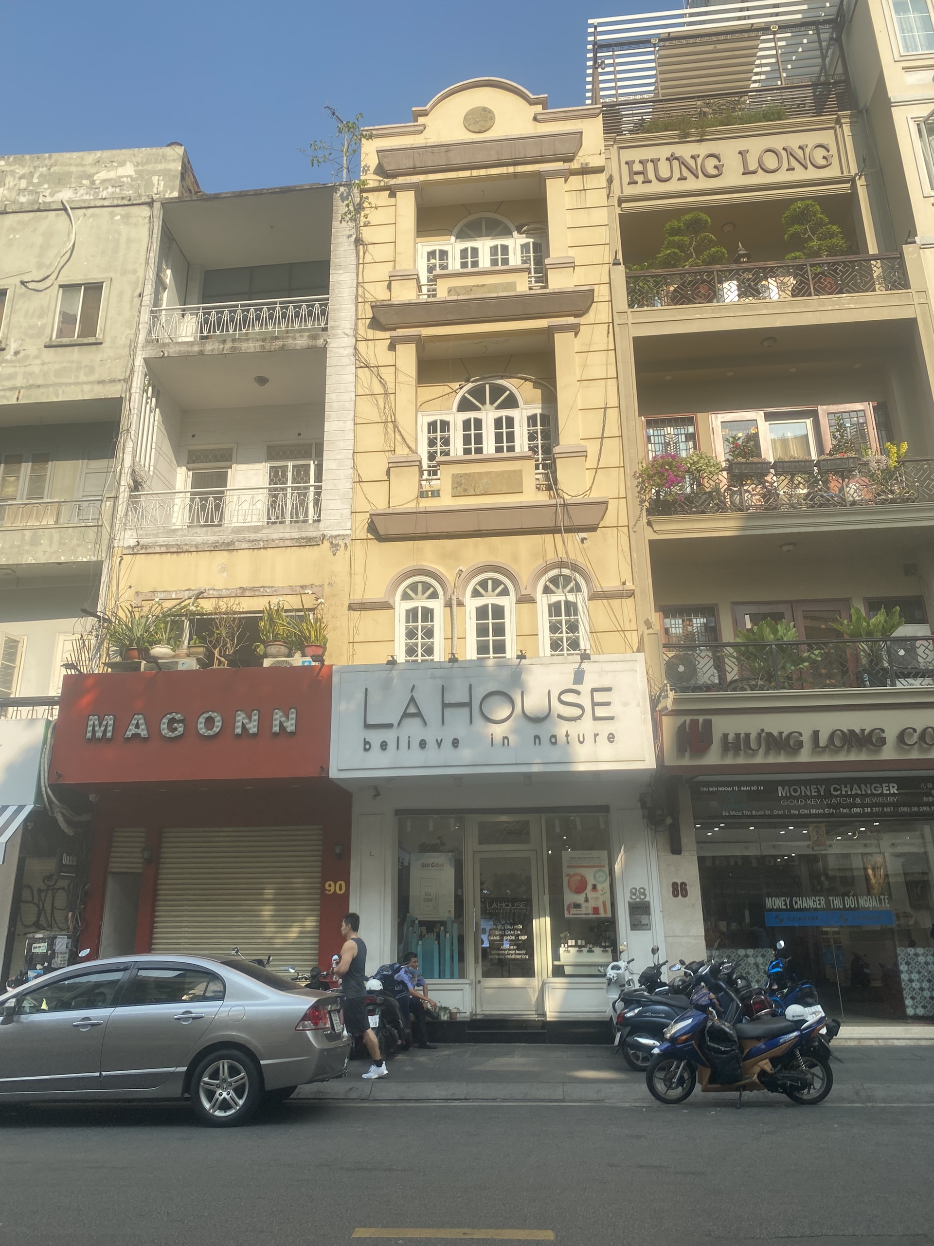 BÁN NHÀ MT NGAY NGUYỄN HUỆ, QUẬN 1-5X20M 4 LẦU MỚI ĐẸP 168.9 TỶ TL.