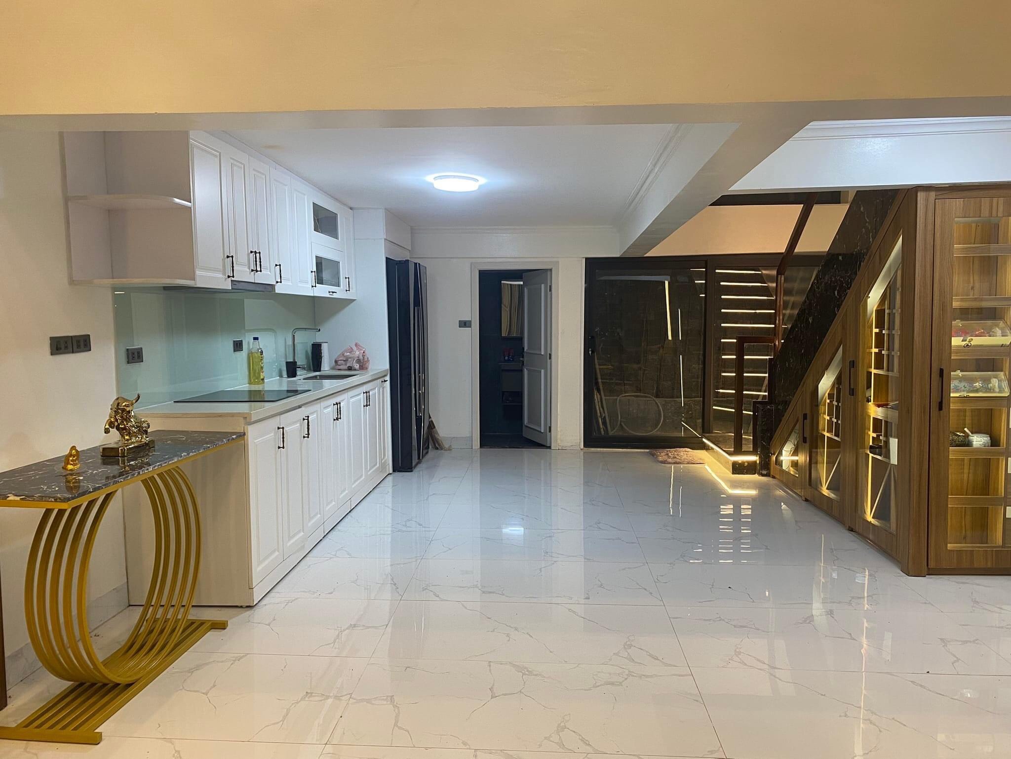 Bán nhà Hoàng Cầu, Vip Đống Đa,55Mx6T, MT 4.2M, Thang máy, Ô tô tránh, Văn Phòng, Kinh doanh