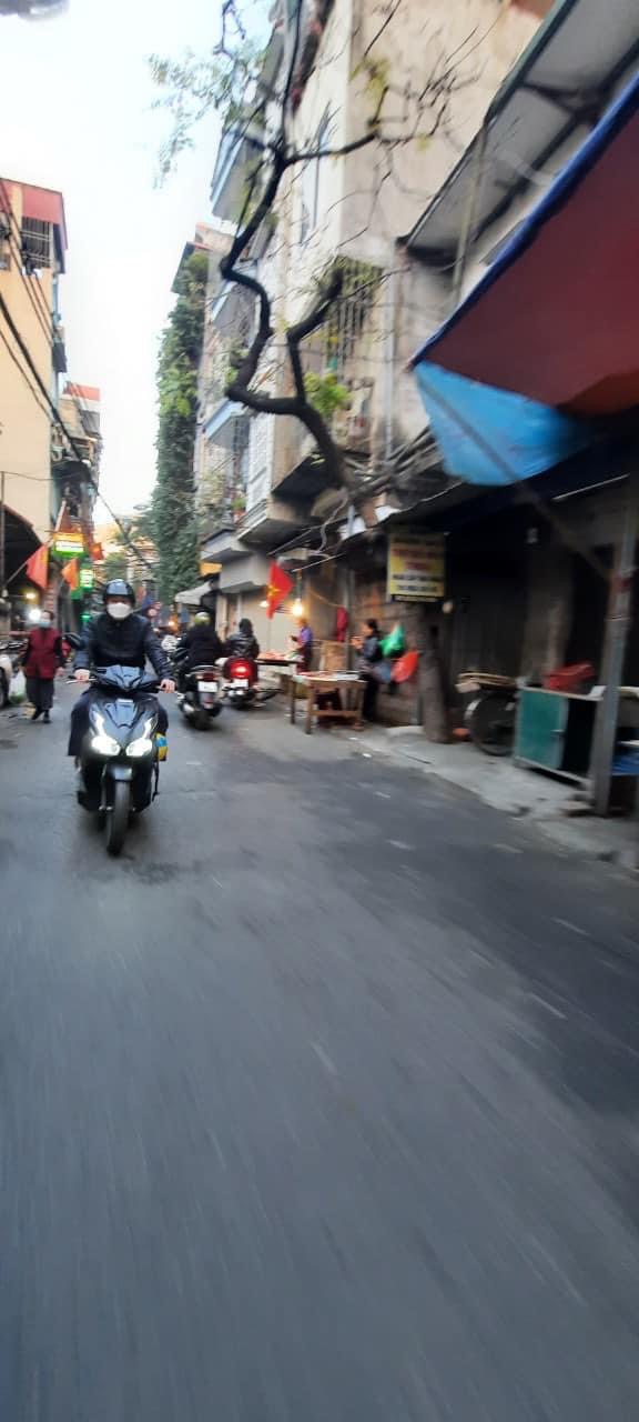 Bán nhà mặt phố Hoàng Mai 63 m -7,9 tỷ kinh doanh đỉnh , tiện ích bạt ngàn