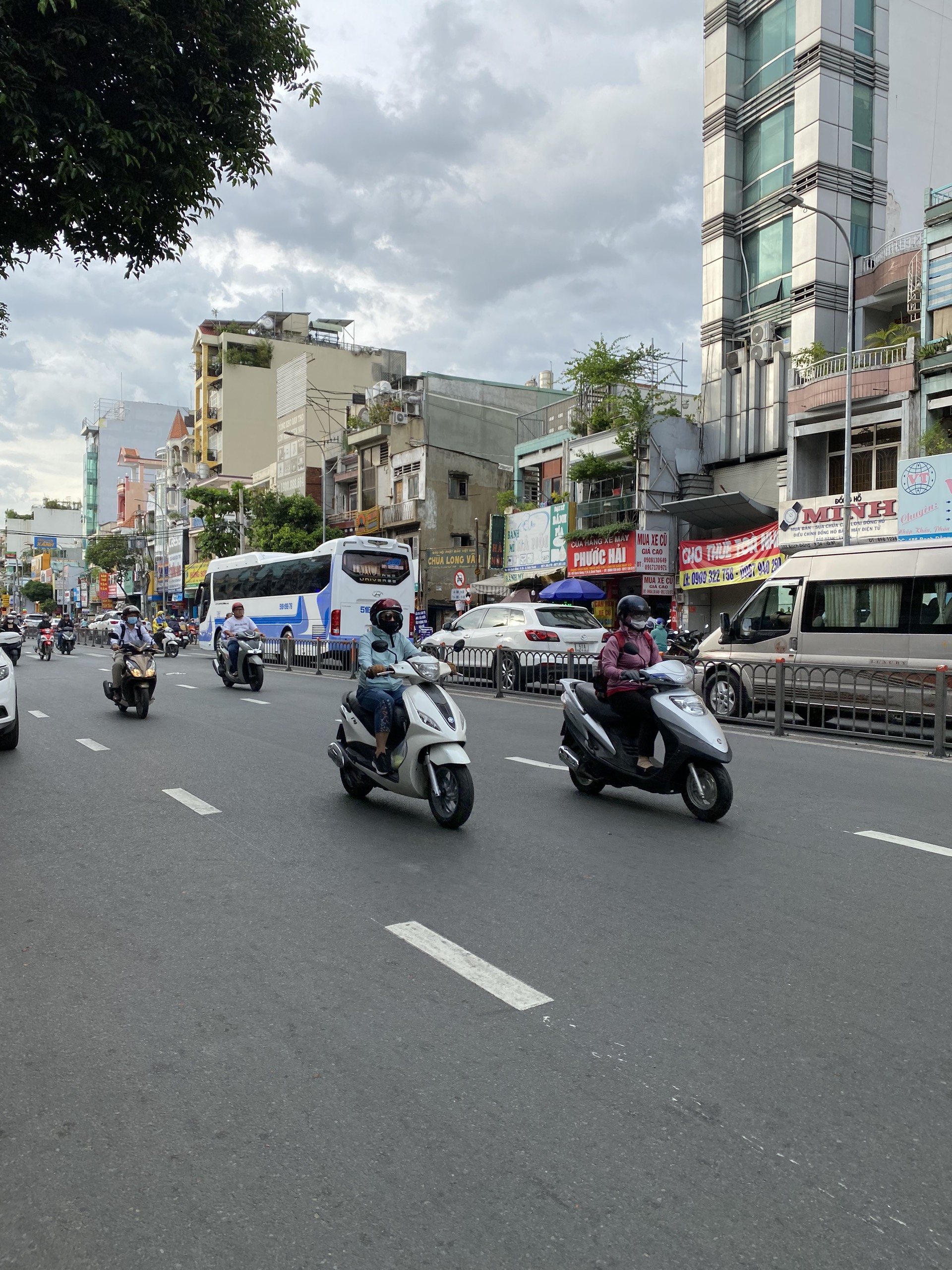 BÁN GẤP MT BẠCH ĐẰNG,BÌNH THẠNH 5X14M 3 LẦU HĐT 50TR 21.7 TỶ TL.