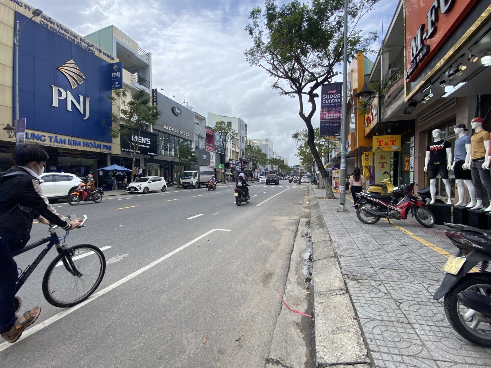 Bán nhà mặt tiền đường Lê Duẩn, Thanh Khê, 3 tầng, DT 25,5 m2, Gần Cầu Sông Hàn. Ô tô Container. Chỉ 9,5 tỷ.