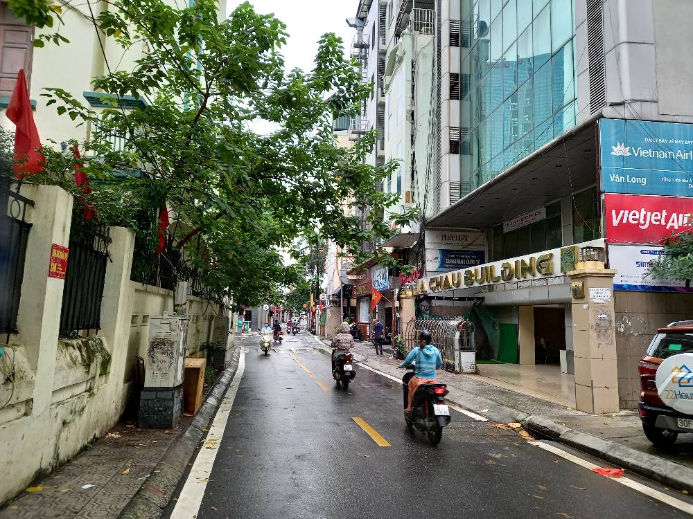 Bán Nhà Mặt Phố Kinh Doanh Đường Linh Lang Dt 165m2 8 tầng Mt 5.1m Giá 65 tỷ Ba Đình