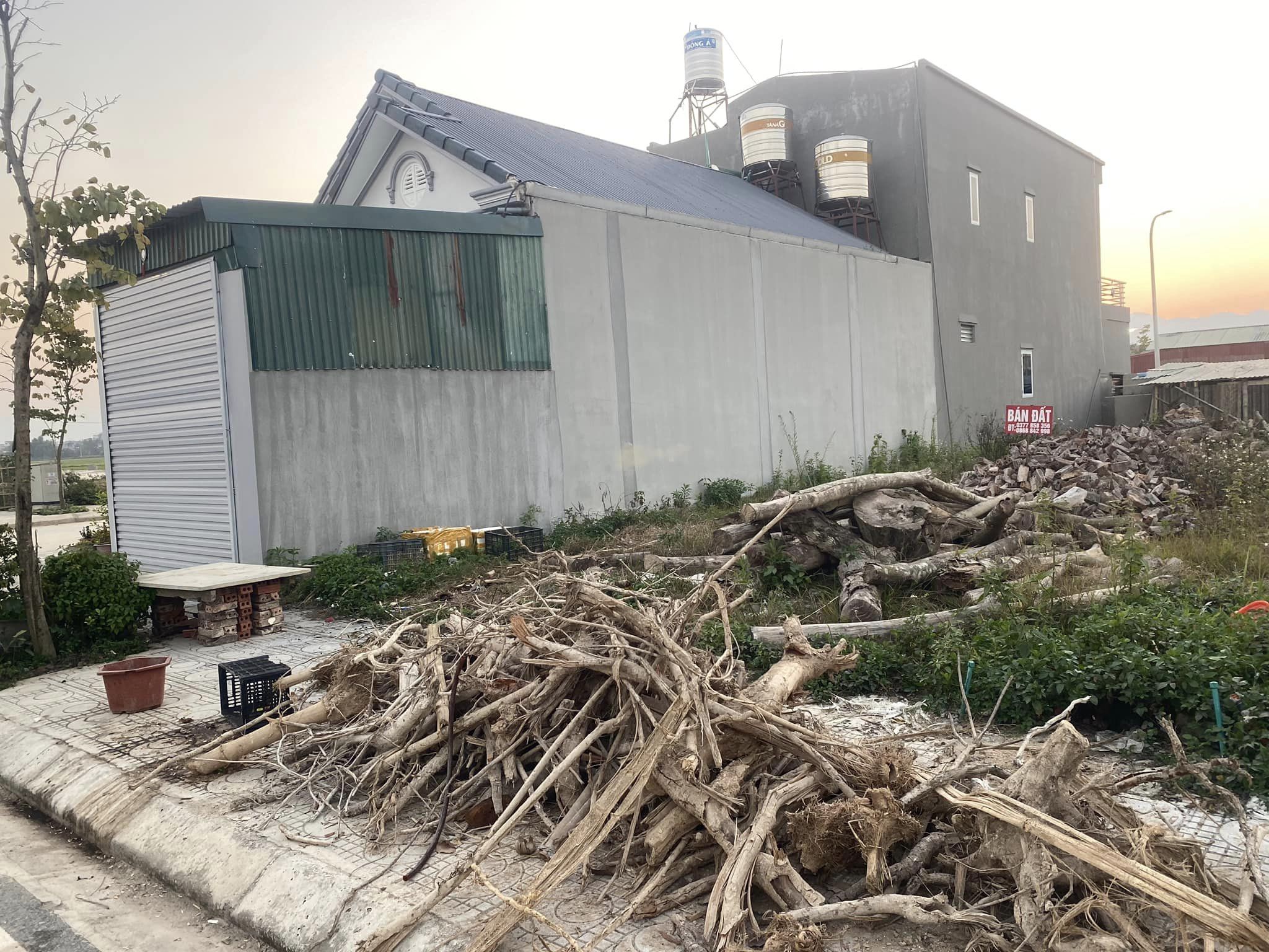 Em có mảnh đất muốn bán lô 33 khu tái định cư Tây Hồ