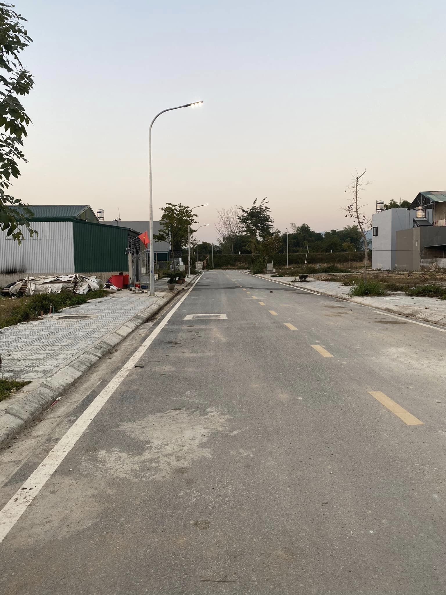 Bán nhà cấp 4 mặt đường QL 279, tổ 1 Thanh Minh