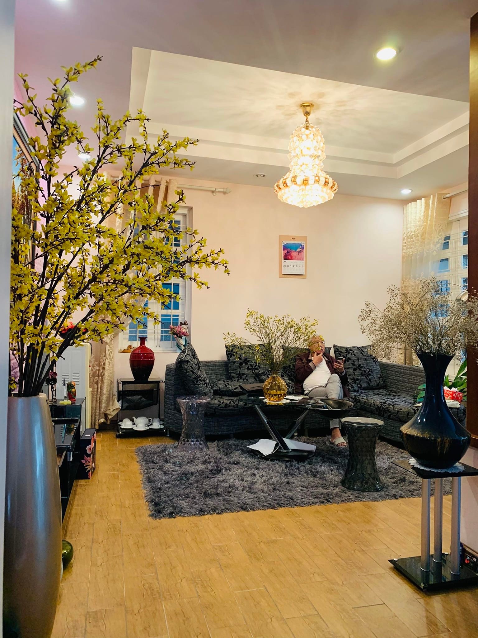 BÁN NHÀ CẦU GIẤY - DƯƠNG QUẢNG HÀM. PHÂN LÔ. Ô TÔ TRÁNH. KD. DT 80M2. GIÁ 11,8 TỶ