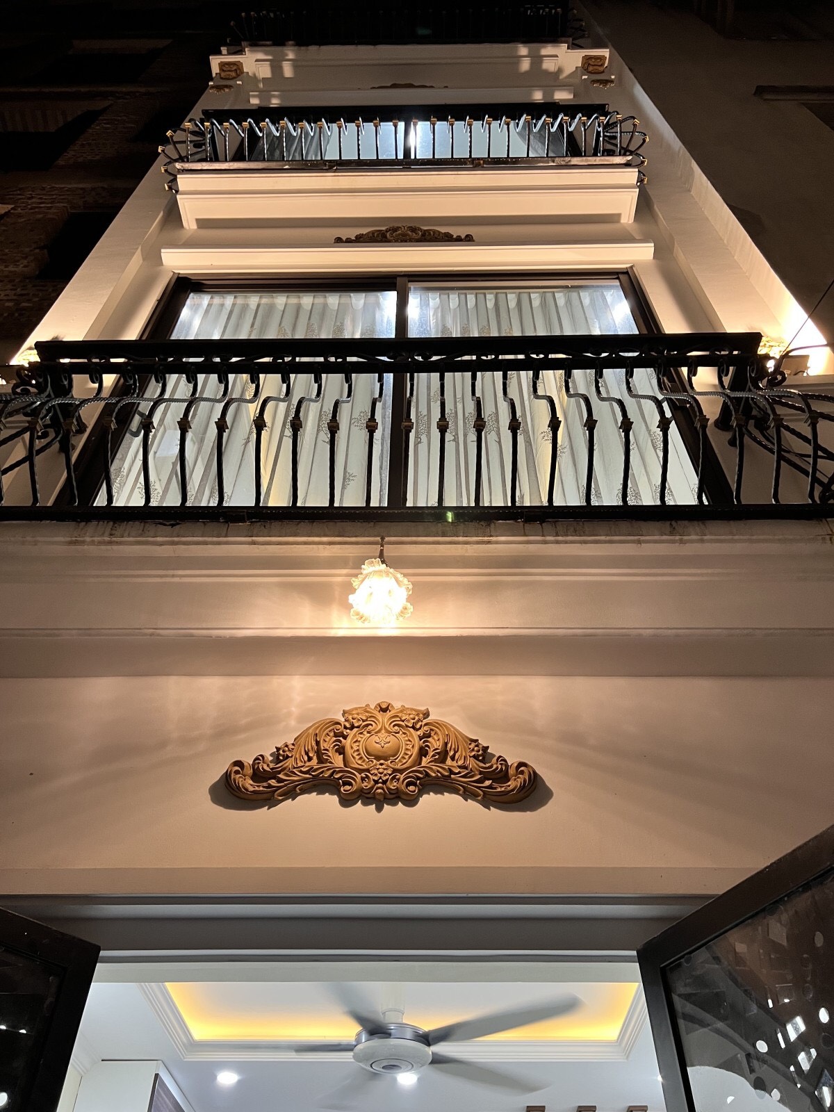 Nhà VIP nhất Đống Đa 20Mx4T, Mới đẹp lung linh, Ô tô nhỏ đỗ cửa, 15m ra ô tô tránh, Kinh doanh đỉnh.