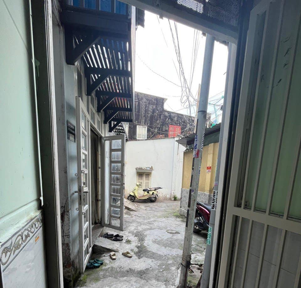 NHÀ MỚI DIỆN TÍCH LỚN GIÁ THÌ HẠT DẺ KHU TRUNG TÂM GÒ VẤP-NGUYỄN VĂN NGHI-DT 40M2....