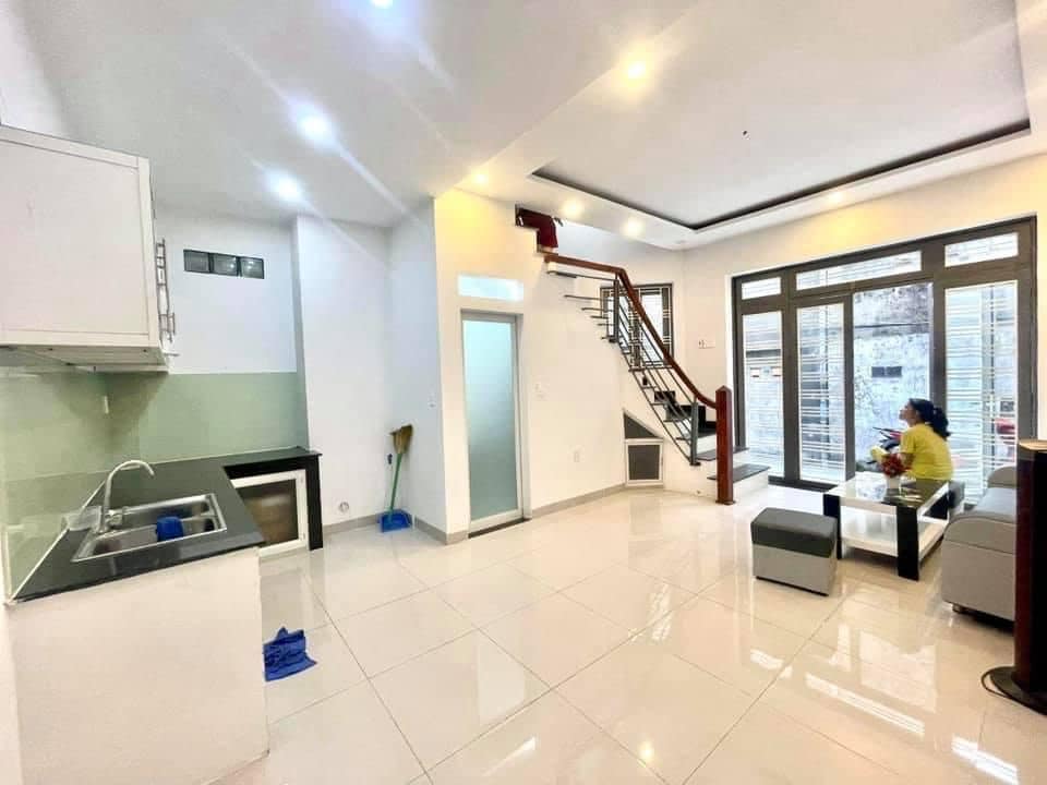 KẸT VỐN KINH DOANH GẤP GIẢM CHÀO 500TR - CMT8 QUẬN 10 NHÀ QUẬN 10 BÁN GIÁ QUẬN BÌNH TÂN .