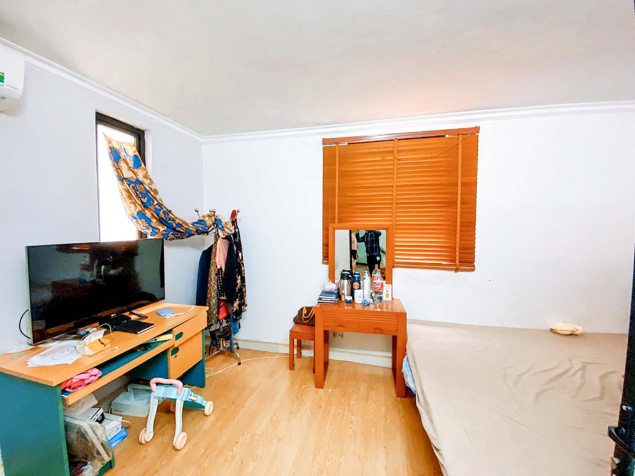 Nhà bán Hoàng Hoa Thám Lô góc sát phố Sổ quá đẹp 75m2 Ở luôn mặt tiền 5.7m 8 tỷ