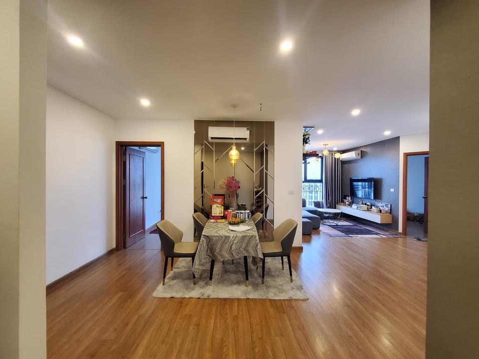 LÔ GÓC - KINH DOANH - Ô TÔ - VIEW THOÁNG - NGÕ THÔNG. 42m x 5 tầng, Chỉ 5,2 tỷ. Trần Cung.