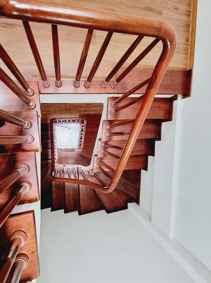 Bán nhà 5 tầng đẹp Vương Thừa Vũ cách phố 40m