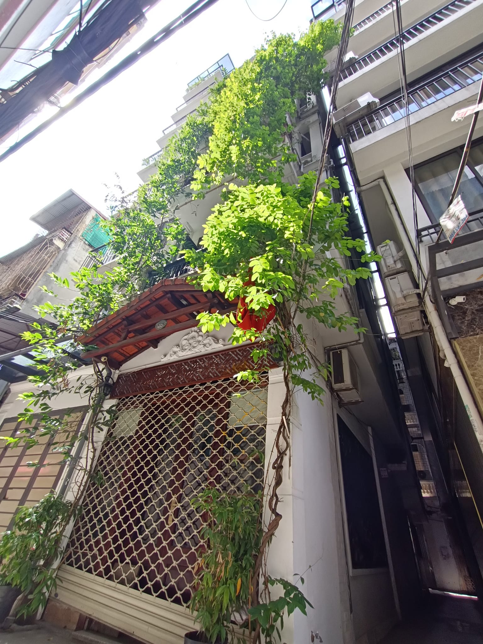 Bán nhà phố triệu đô Tây Hồ, ô tô tránh, view hồ vĩnh viễn, 130m2, 3 tầng, mặt tiền 5m, 25 tỷ