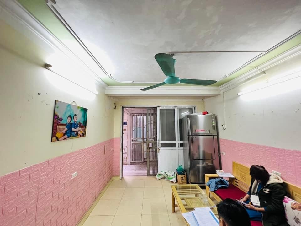 Bán nhà Tân Mai Hoàng Mai 30m 4 tầng ngõ thông, ô tô gần 3.1 tỷ