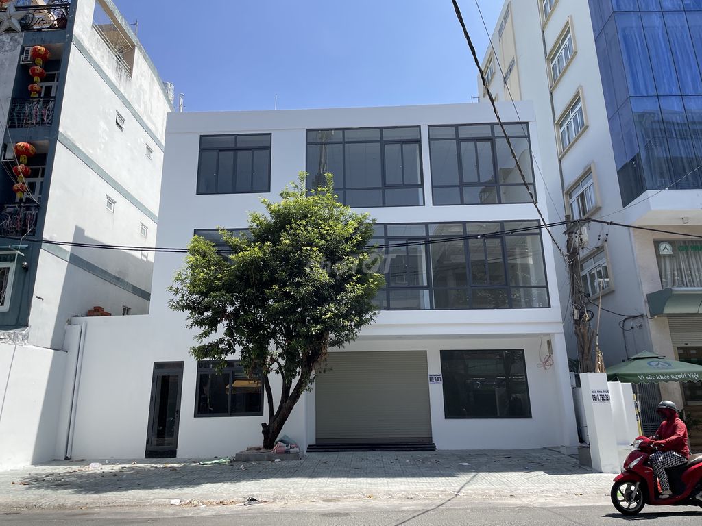 Cho thuê Nhà VIP Cửu Long Q.10 12x8 3 Tầng 150tr