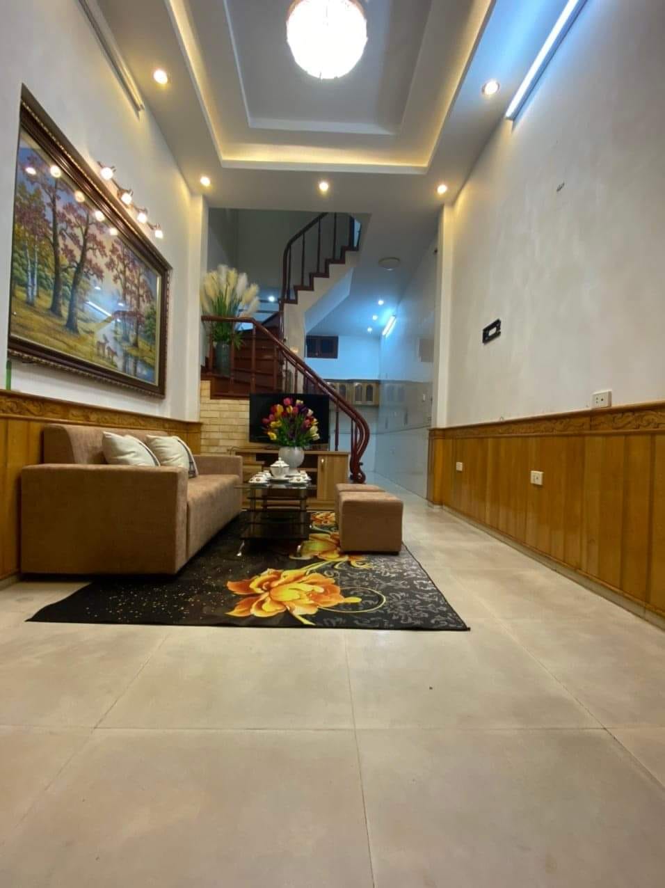 BÁN NHÀ XÃ ĐÀN - ĐỐNG ĐA, LÔ GÓC, NỞ HẬU, GẦN PHỐ, NHÀ ĐẸP Ở NGAY.