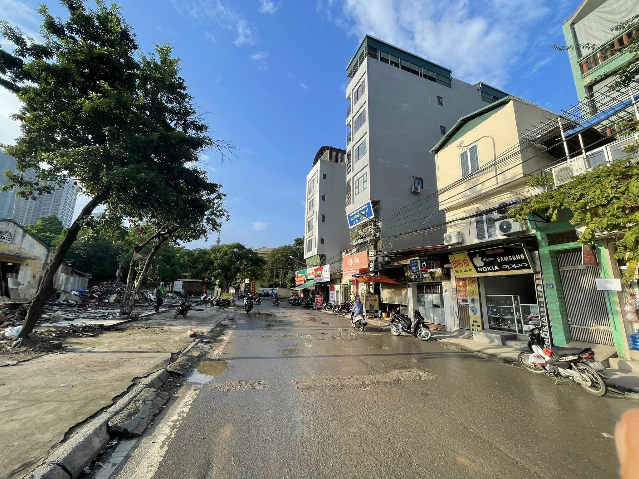 Bán nhà mặt phố Phùng Khoang, gần ngã 3 Trung Văn