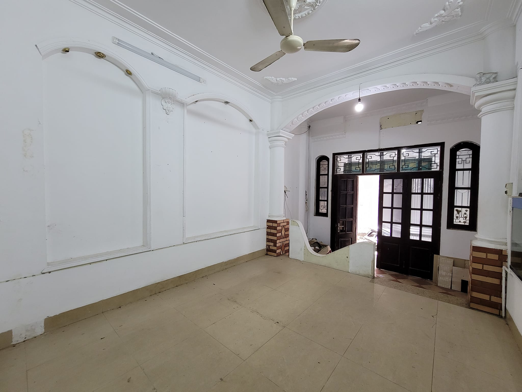 CỰC HIẾM, PHÂN LÔ NGUYỄN CHÍ THANH, 60M x 5 TẦNG Ô TÔ ĐỖ CỬA, CHỈ DUY NHẤT 1 CĂN.