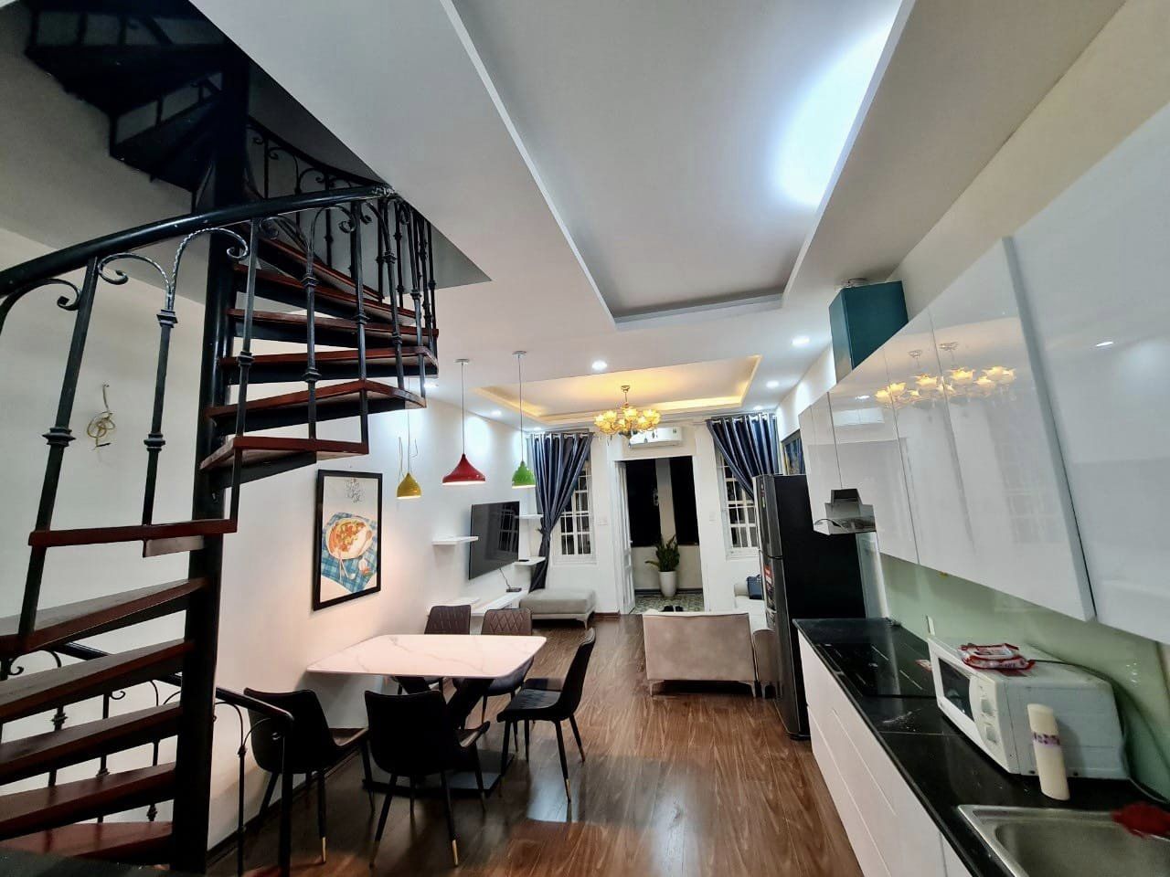 BÁN NHÀ TẬP THỂ TRẦN QUỐC HOÀN. 38/115M2. 3 NGỦ. GIÁ 2,45 TỶ