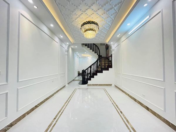 BÁN NHÀ NGÕ 3 VŨ ĐỨC THẬN LONG BIÊN 99M2 - 5 TẦNG - MẶT TIỀN 6.8M - GIÁ 10.9 TỶ