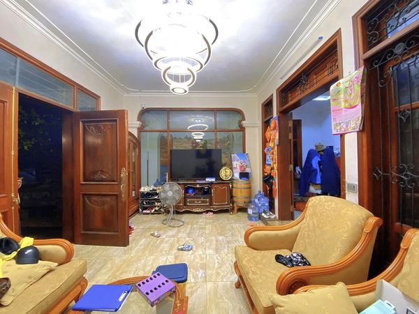 BÁN NHÀ NGÕ 134 THẠCH BÀN LONG BIÊN 75M2 - 4 TẦNG - MẶT TIỀN 6.5M2 - GIÁ 15.8 TỶ