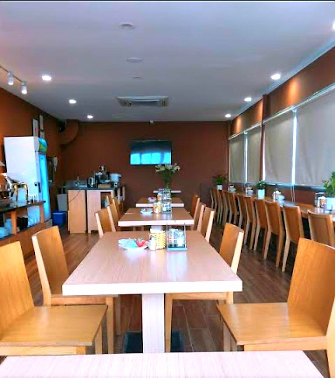 KHÁCH SẠN TRUNG TÂM QUẬN BA ĐÌNH, DT215M, 11T, MT11M, GIA 107 TỶ