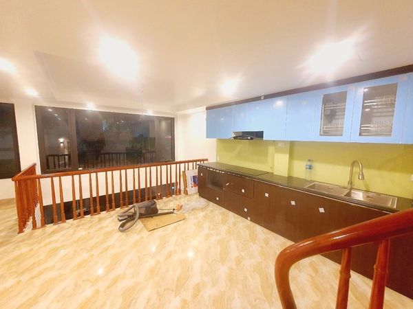 BÁN NHÀ NGÕ 3 VŨ ĐỨC THẬN LONG BIÊN 116M2 - 5 TẦNG - MẶT TIỀN 7.1M - GIÁ 11.25 TỶ