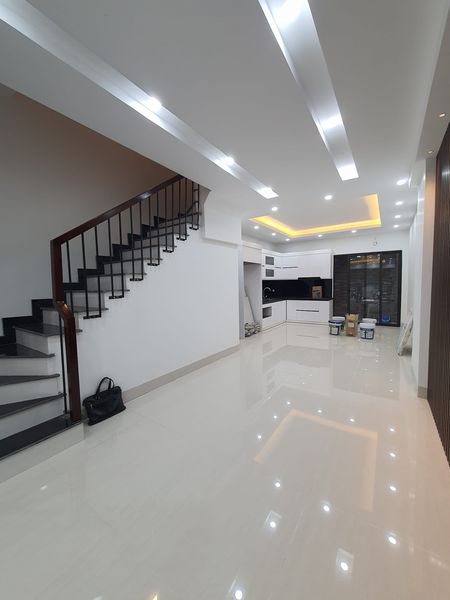 BÁN NHÀ NGÕ 92 THƯỢNG THANH LONG BIÊN 102M2 - 4 TẦNG -MẶT TIỀN 7M - GIÁ 11 TỶ.