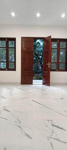 BÁN NHÀ ĐƯỜNG VŨ ĐỨC THẬN 105M2 - 5 TẦNG - MẶT TIỀN 7.2M - GIÁ 10.2 TỶ