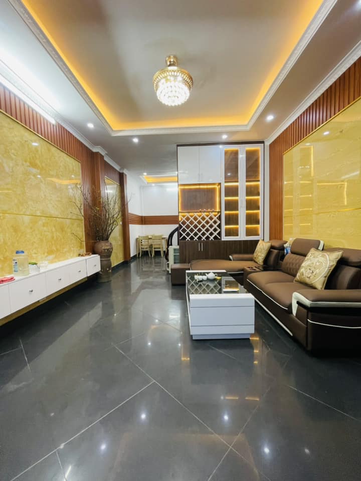 Lĩnh Nam - Hoàng Mai, LÔ GÓC, NGÕ THẲNG ĐẸP 34/39T2 5 chỉ 3,9 tỷ.