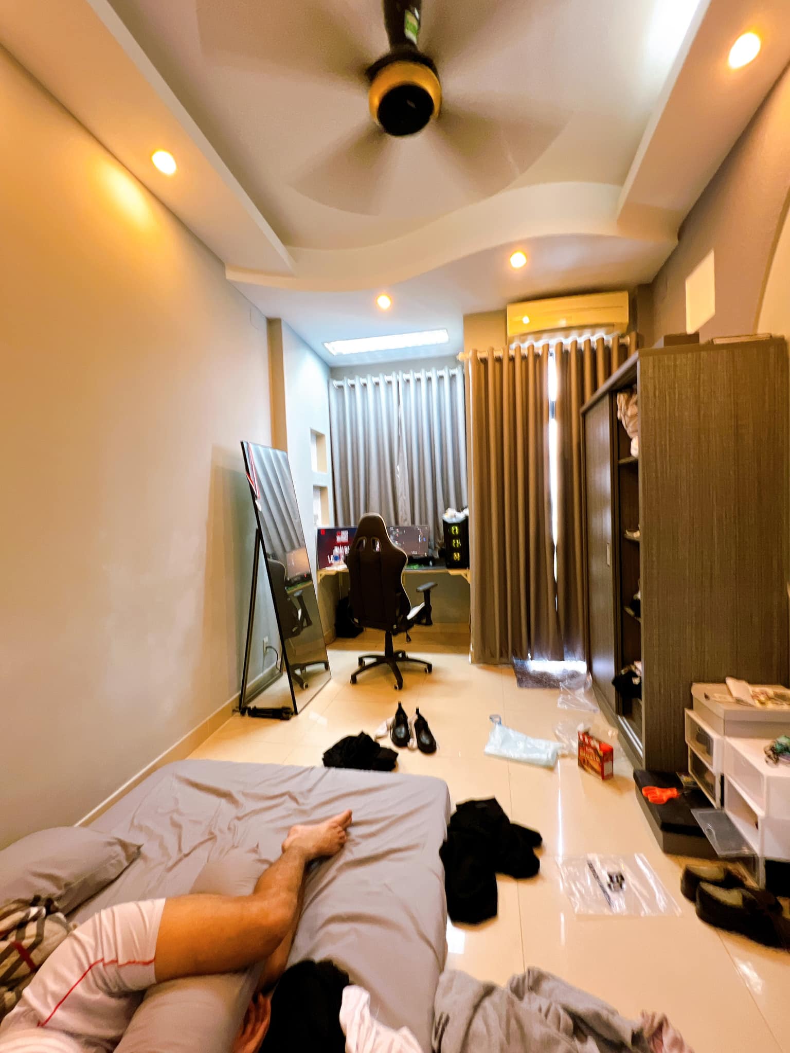 BÁN NHÀ MẶT TIỀN XÓM CHIẾU Q4 - DT 73M2 - 3 TẦNG .