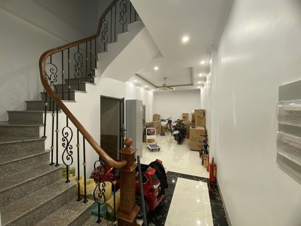 BÁN NHÀ ĐƯỜNG HỒNG TIẾN 45M2 - 6 TẦNG - MẶT TIỀN 4M - GIÁ CHỈ 10 tỷ