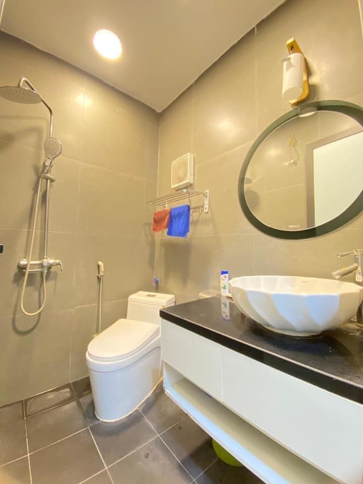 Bán nhà Chùa Láng, ba gác đỗ cửa, khu phân lô cho cán bộ, 5 tầng, 5 tỷ