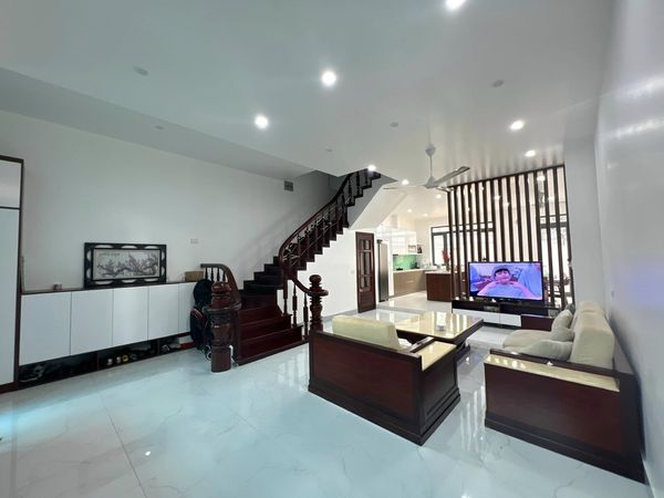 BÁN NHÀ NGÕ 366 NGỌC LÂM LONG BIÊN 76M2 - 6 TẦNG - MẶT TIỀN 6.1M - GIÁ 11 TỶ