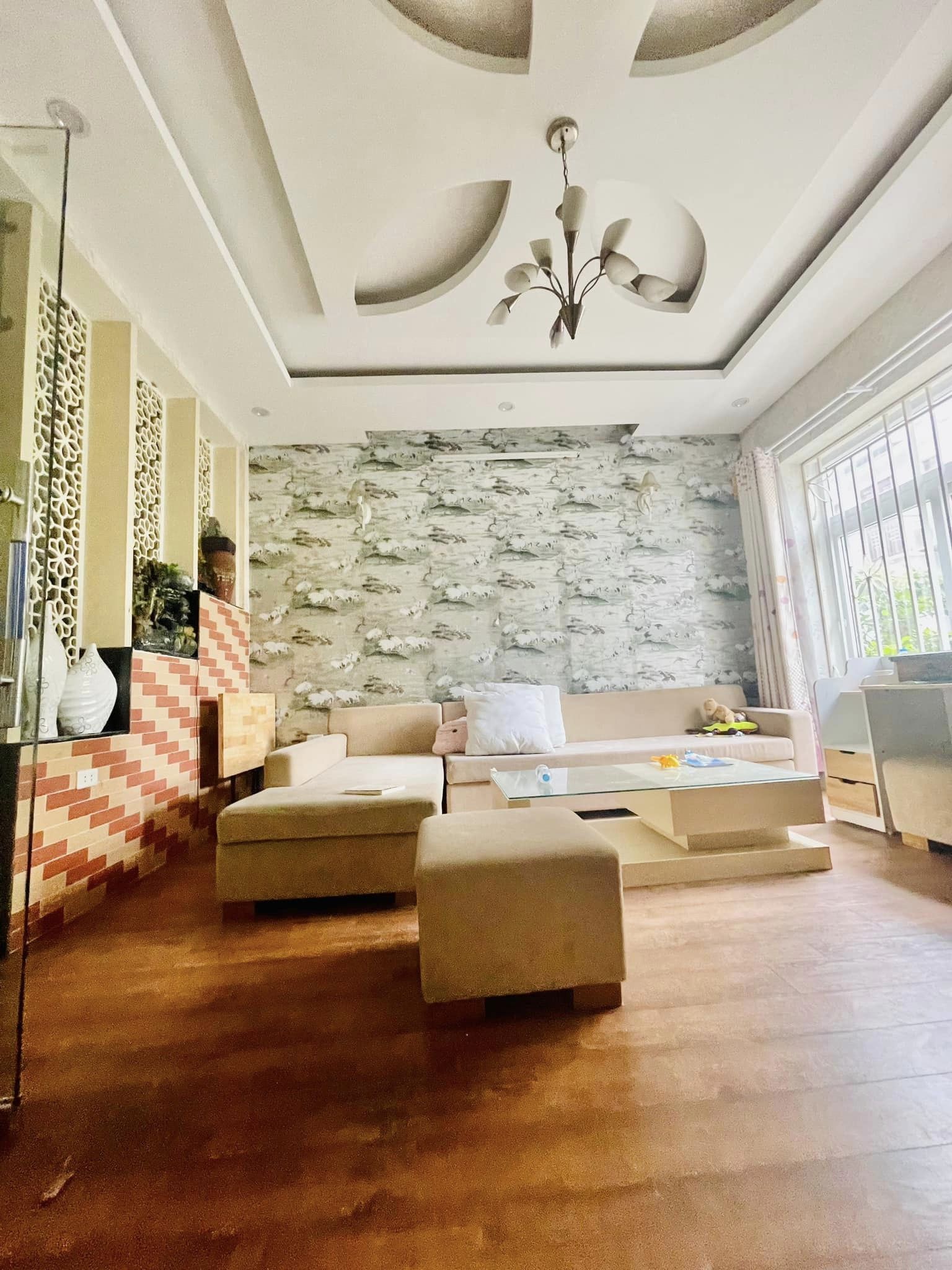 "Bán nhà ngõ 61 Lạc Trung, Hai Bà Trưng 66m, 4 tầng, mt 5m. Giá: 13.2 tỷ