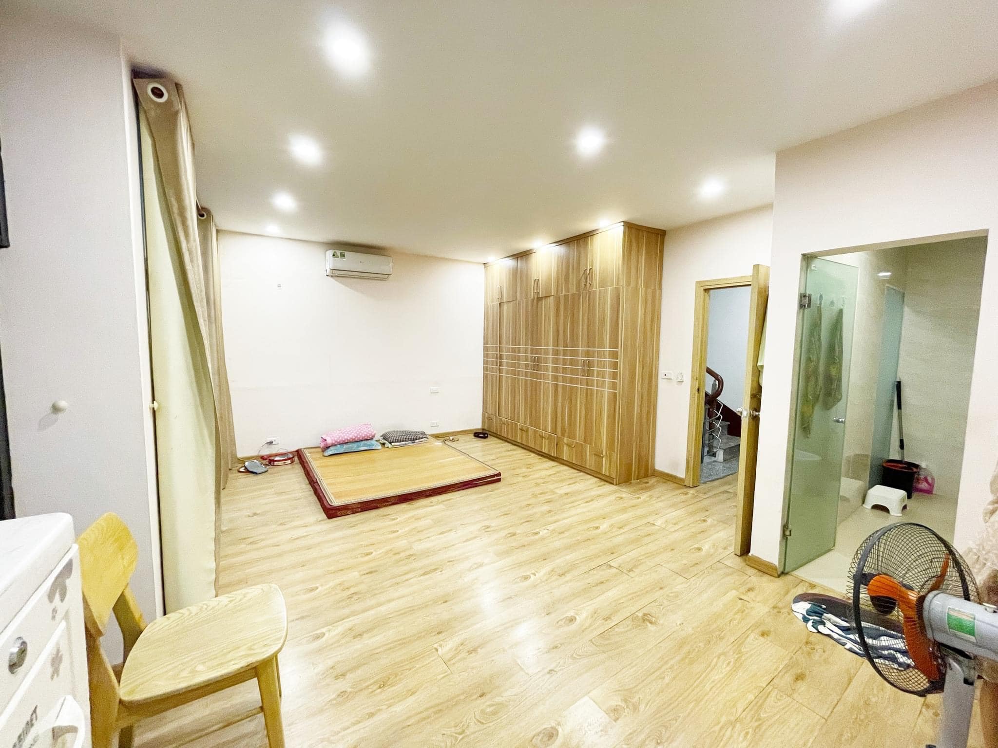 Bán nhà tặng nội thất, 4 tầng 36m2 phố Chính Kinh- Nhân Chính