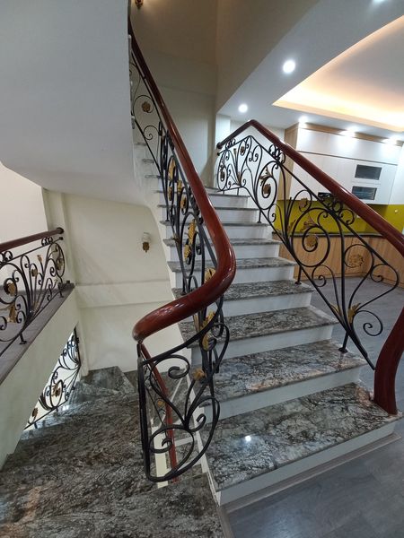 BÁN NHÀ NGÕ 98 CỔ LINH LONG BIÊN, KHU VỰC KINH DOANH SẦM UẤT