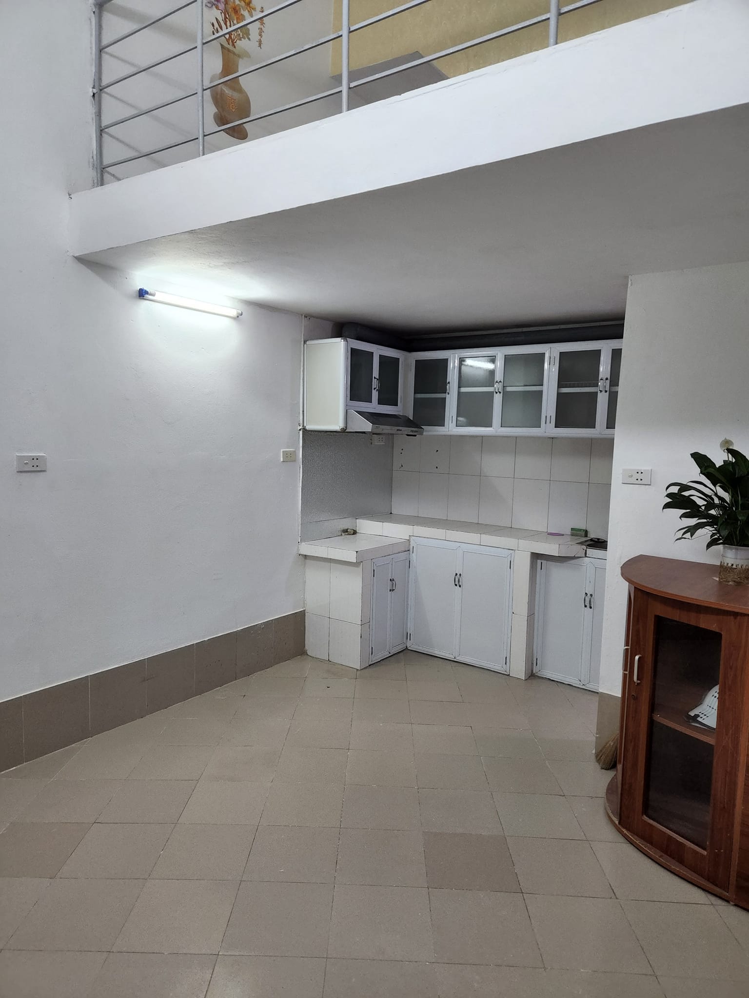 Bán nhà phố Bạch Đằng, 3 tầng 2 ngủ ở luôn, giá 2 tỷ có thương lượng