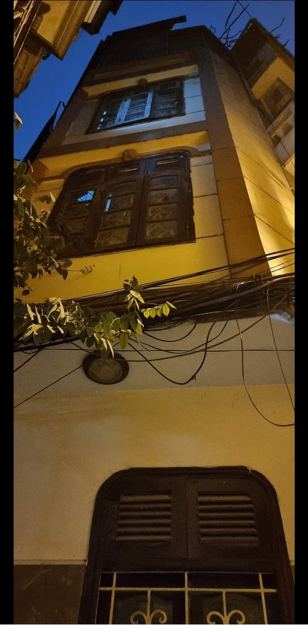 Bán nhà phố 8/3, gần ô tô, 2 thoáng, 40m2 - giá 4.3 tỷ