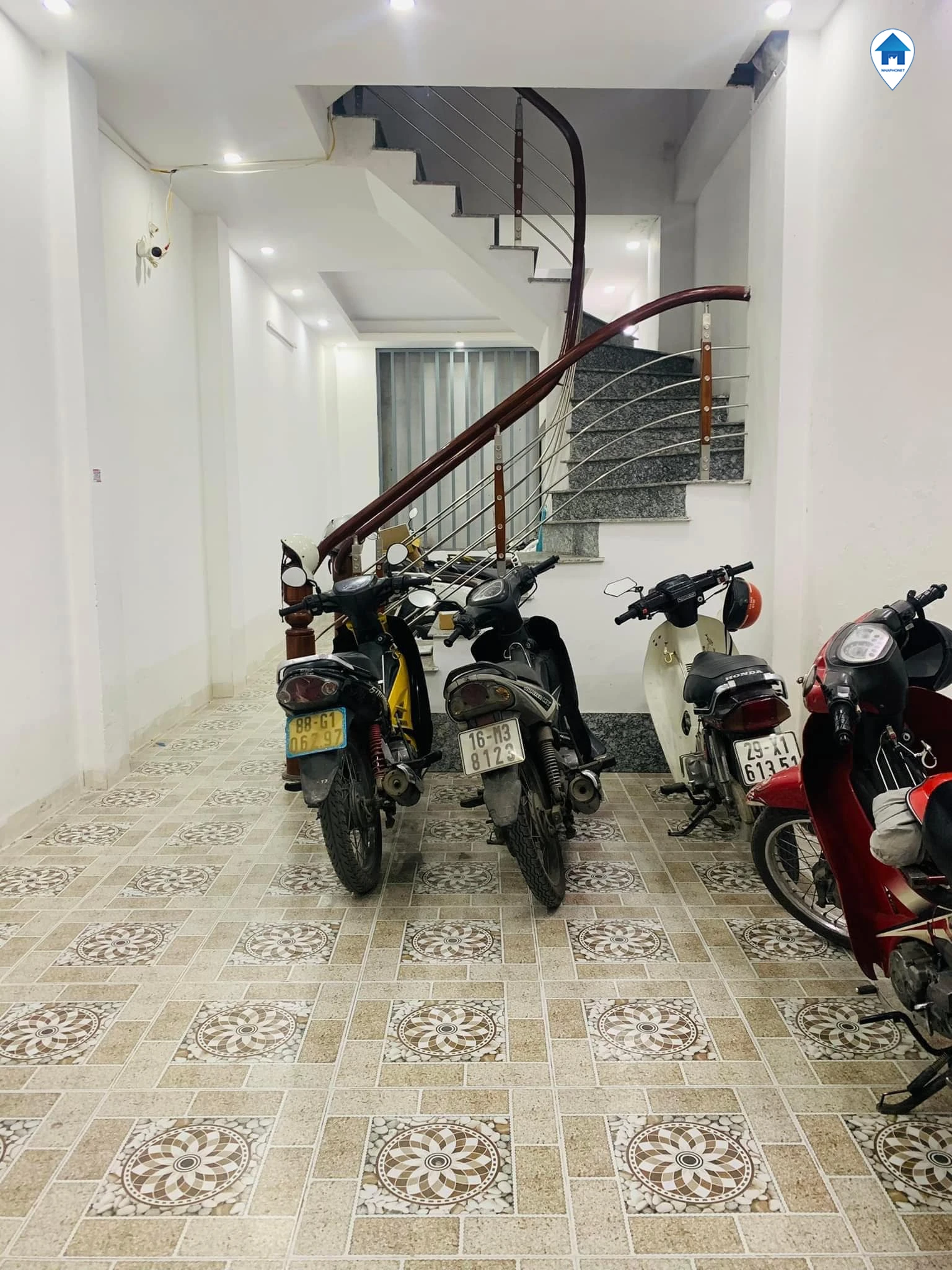 Bán tòa CCMN phố LÊ THANH NGHỊ, DÒNG TIỀN 50TR/THÁNG, giá 6.4 tỷ