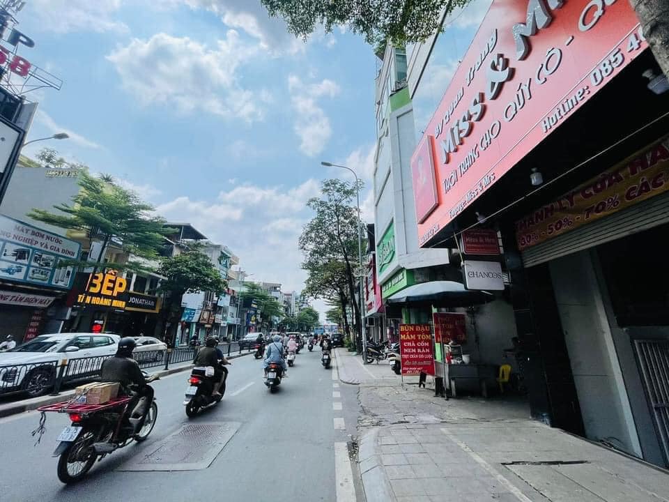 Chủ cần bán nhà ngõ 100 Tây Sơn, ngõ gần ngay đường giao thông lớn