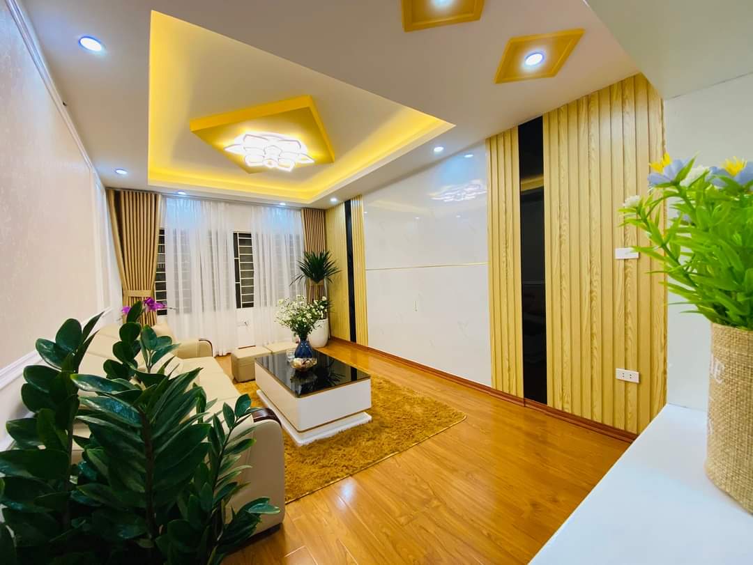 Bán nhà Hoàng Văn Thái 45m2, 4 tầng giá 5.98 tỷ. Full nội thất, Ô tô dừng đỗ