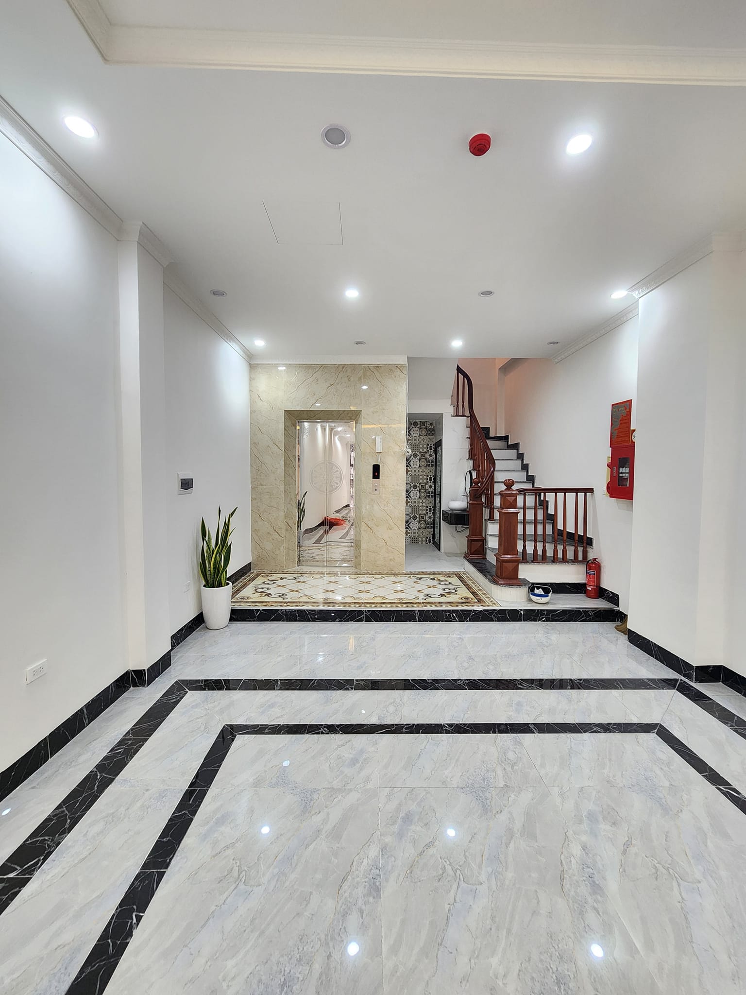 Bán nhà Ngõ 9 Khuất Duy Tiến quận Thanh Xuân giá 10.8 tỷ