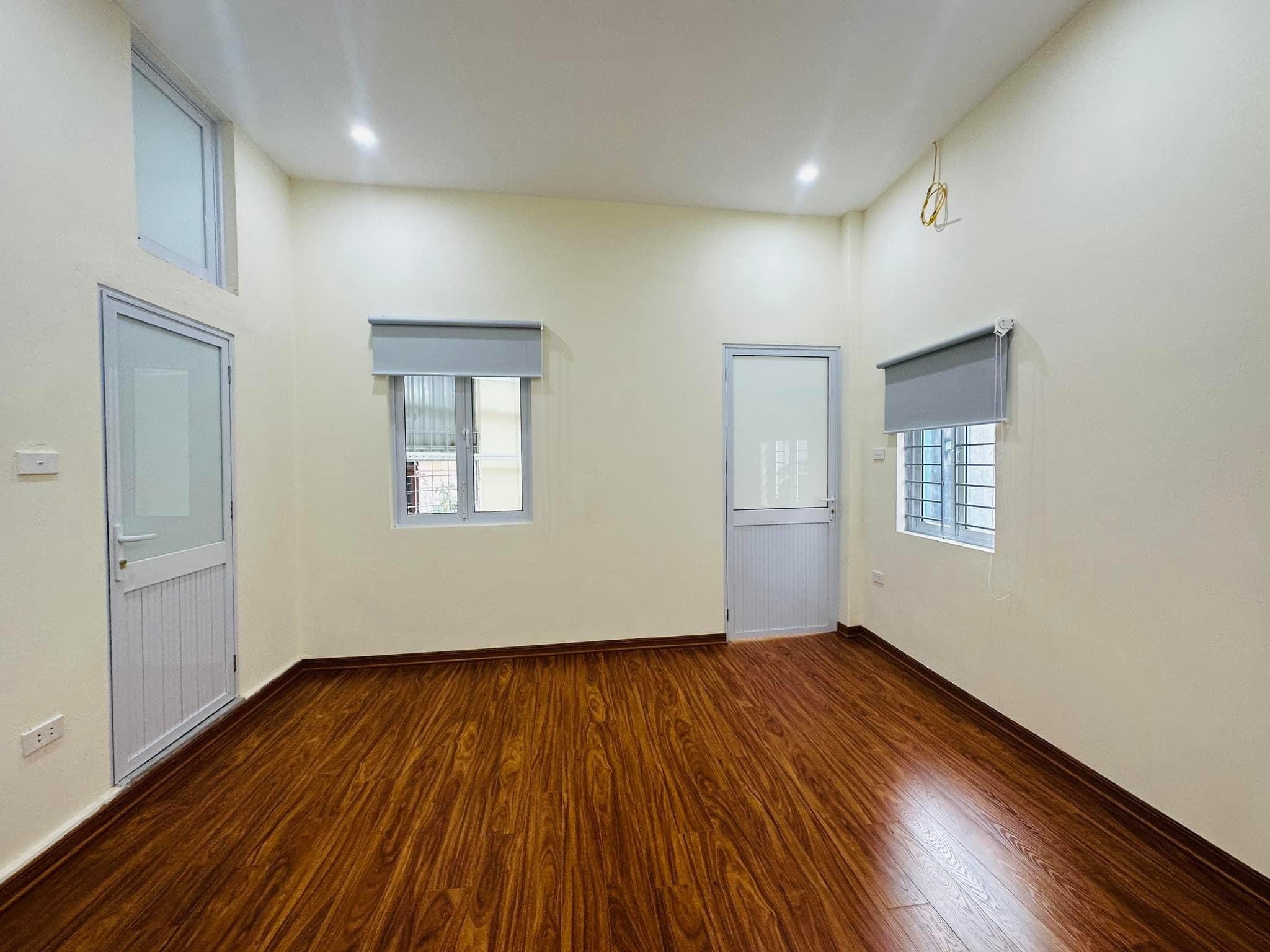 CẦN BÁN NHÀ GẤP NGÕ 33 VĂN CAO – BA ĐÌNH, LÔ GÓC, NGÕ THÔNG - 4 TẦNG GIÁ CHỈ 2,95 TỶ,