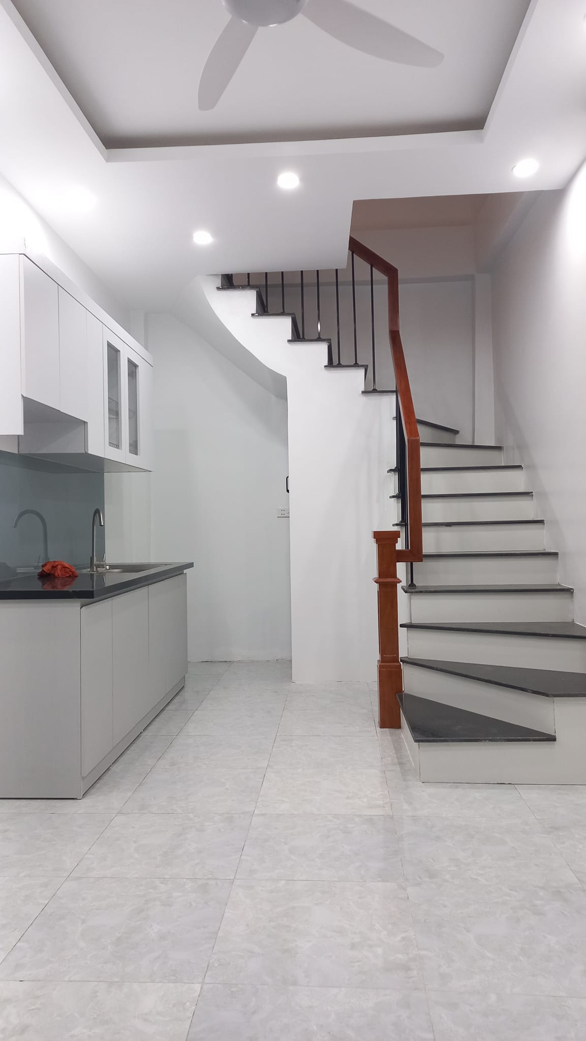 SỐC, BÁN NHÀ BẠCH ĐẰNG HAI BÀ TRƯNG 26MX5, NHỈNH 2 TỶ.