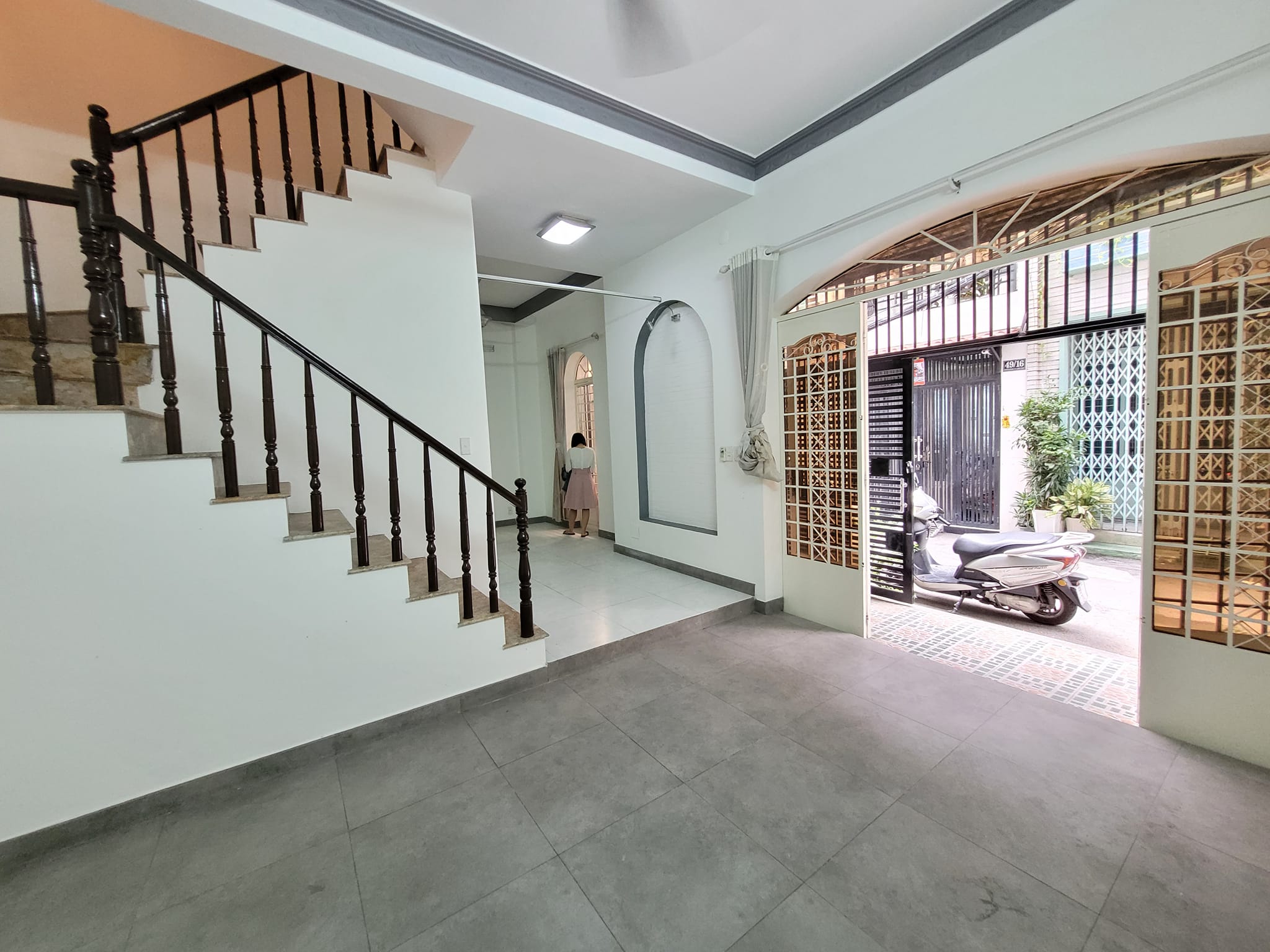 Chỉ 8,2 Tỷ có Nhà Hẻm Xe Hơi Thông Gần Phan Đăng Lưu, 51m2, Ngang 8m, 4 Tầng