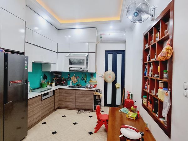 BÁN NHÀ ĐƯỜNG NGỌC TRÌ 40M, 5 TẦNG, MẶT TIỀN 3.79M, GIÁ CHỈ 5.12 TỶ