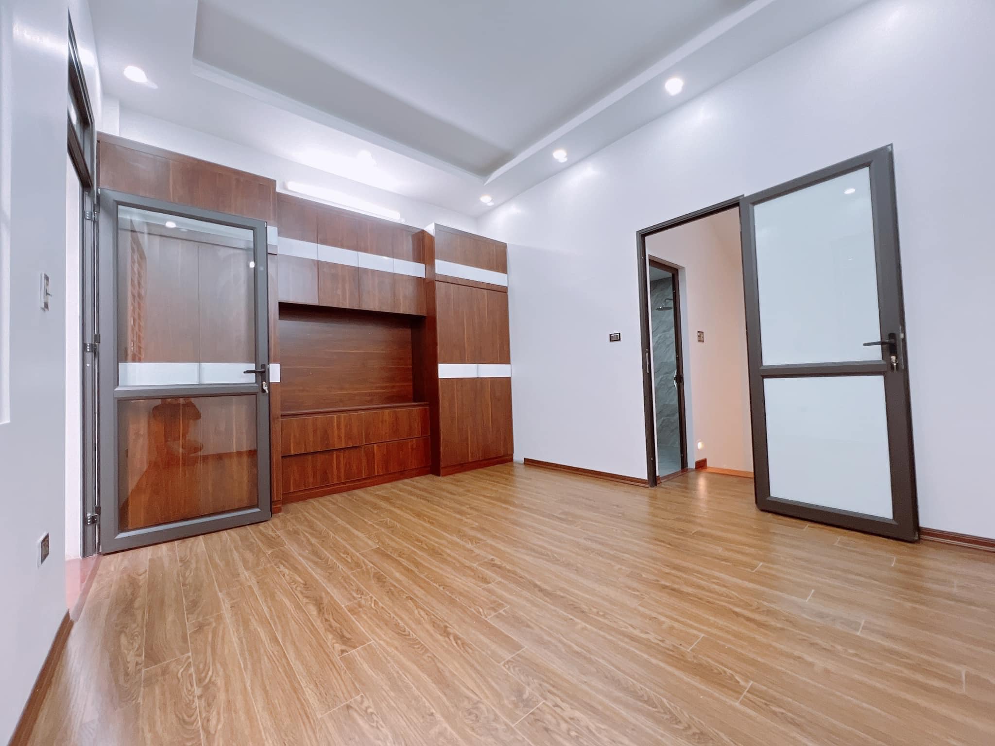 BÁN NHÀ VÕNG THỊ 27M2 4 TẦNG MT 4,7M GIÁ 4,15 TỶ