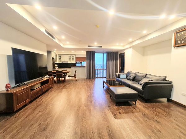 BÁN NHÀ NGÕ 23 BỒ ĐỀ LONG BIÊN VỊ TRÍ ĐẸP, LÔ GÓC 2 MẶT THOÁNG .