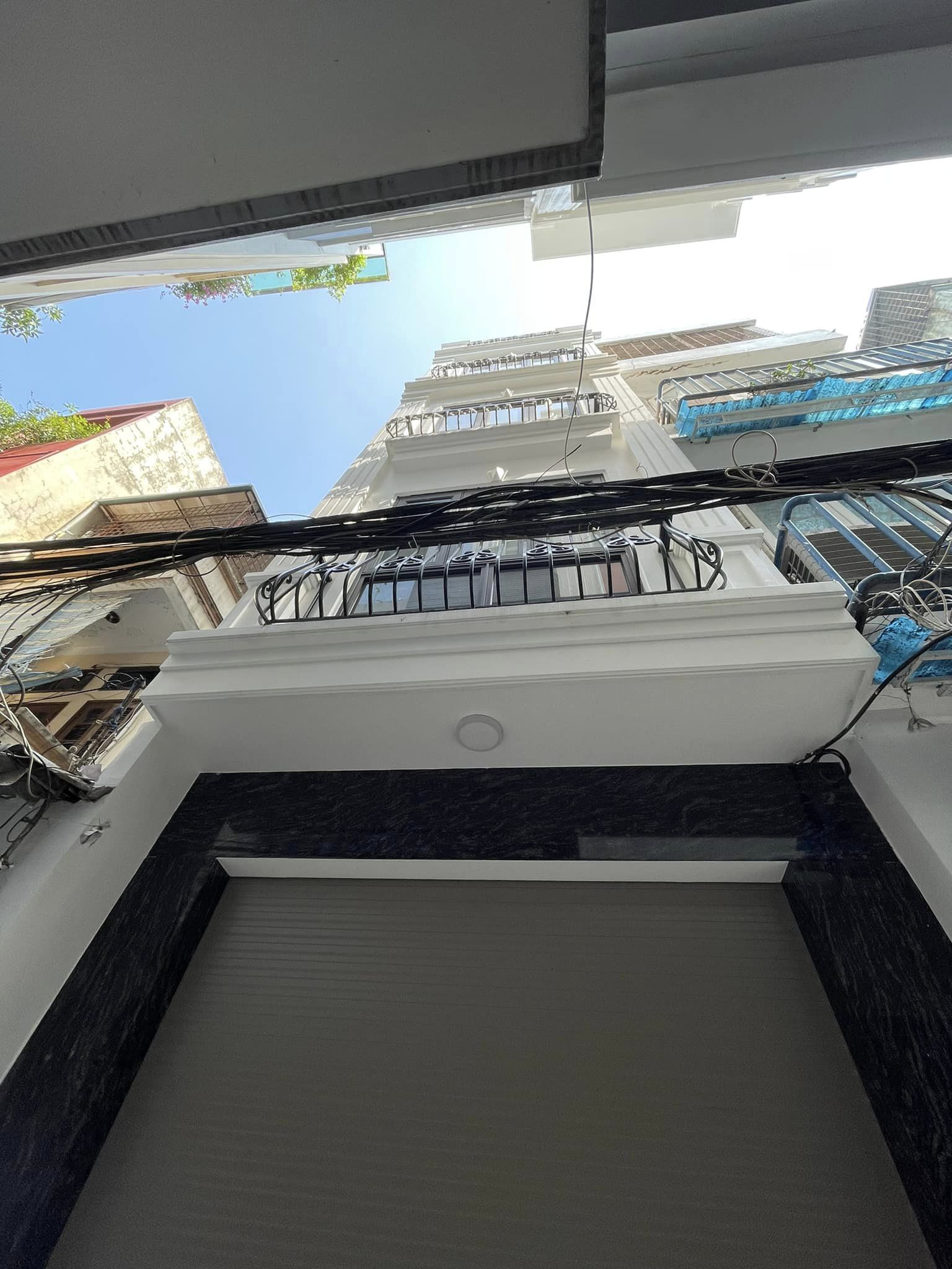 Vũ Trọng Phụng 42m 5 tầng 6 ngủ 6,25 tỷ, ngõ rộng rãi ba gác tránh xe máy thoải mái