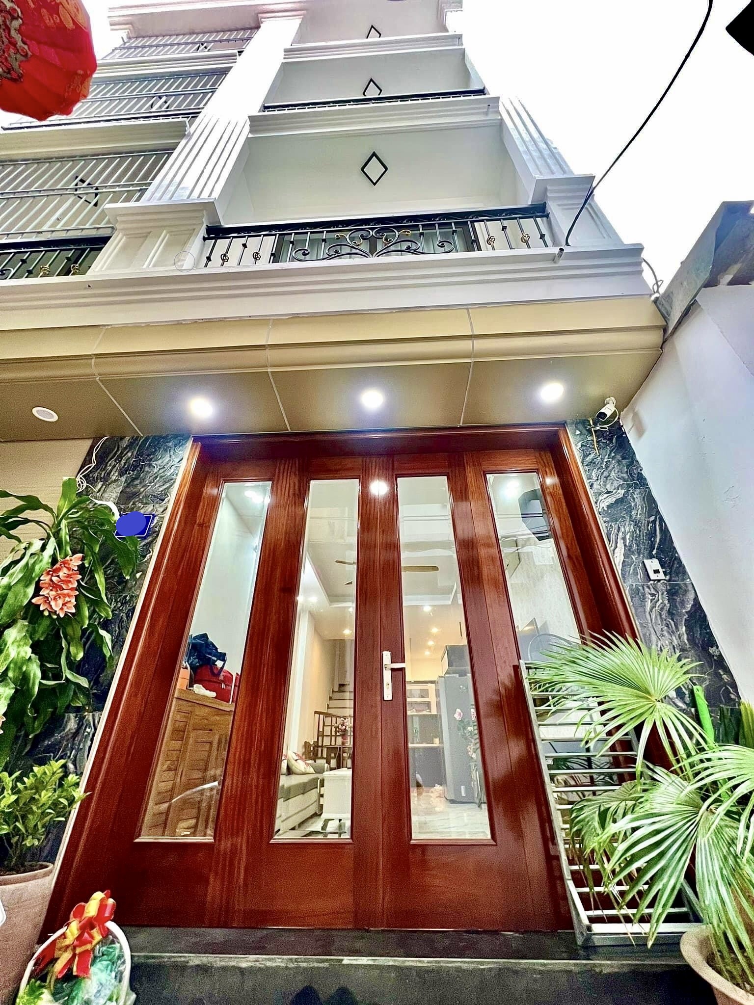 NHÀ ĐẸP CMT8 Q.TÂN BÌNH NGAY CV LÊ THỊ RIÊNG, HẼM 6M, 3.6X19, 5 TẦNG, NHỈNH 13 TỶ